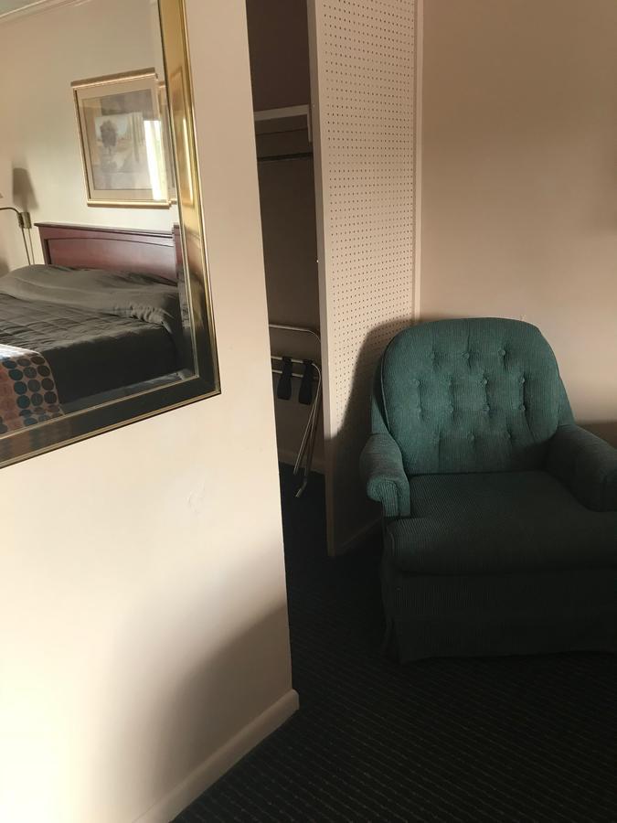 Redwood Inn ギャズデン エクステリア 写真